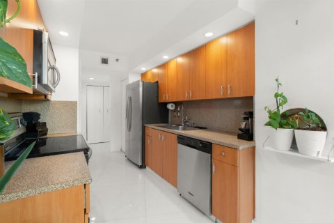 Condominio en venta en Aventura, Florida, 2 dormitorios, 114.27 m2 № 2260169 - foto 6
