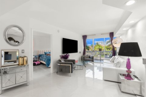 Condominio en venta en Aventura, Florida, 2 dormitorios, 114.27 m2 № 2260169 - foto 9