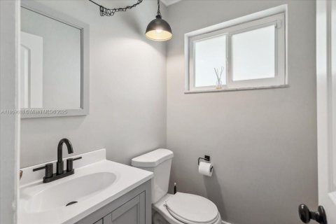 Купить виллу или дом в Хомстед, Флорида 6 спален, 209.03м2, № 1895316 - фото 20