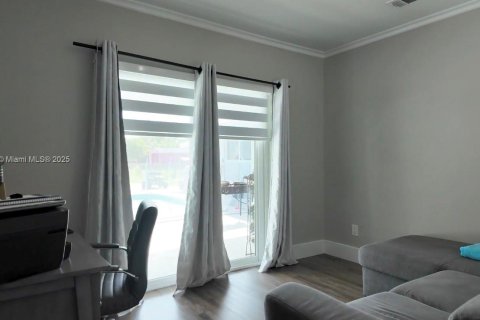 Купить виллу или дом в Хомстед, Флорида 6 спален, 209.03м2, № 1895316 - фото 9