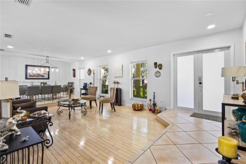 Casa en venta en Palmetto Bay, Florida, 4 dormitorios, 235.88 m2 № 1878892 - foto 8