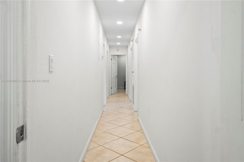 Casa en venta en Palmetto Bay, Florida, 4 dormitorios, 235.88 m2 № 1878892 - foto 28