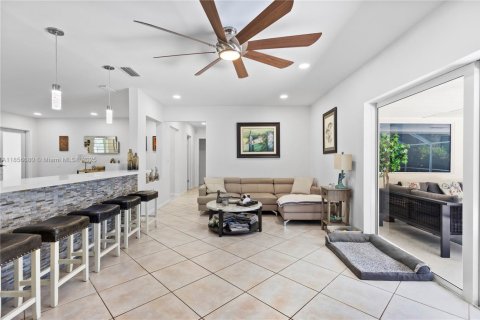 Casa en venta en Palmetto Bay, Florida, 4 dormitorios, 235.88 m2 № 1878892 - foto 11