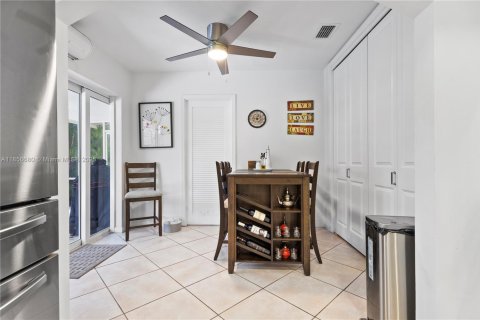 Casa en venta en Palmetto Bay, Florida, 4 dormitorios, 235.88 m2 № 1878892 - foto 19