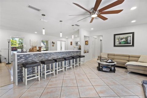 Casa en venta en Palmetto Bay, Florida, 4 dormitorios, 235.88 m2 № 1878892 - foto 4
