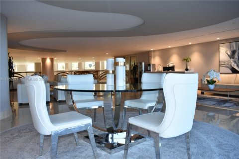 Condo in Sunny Isles Beach, Florida, 3 bedrooms  № 2007723 - photo 5