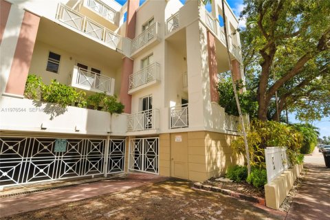 Condominio en alquiler en Miami Beach, Florida, 2 dormitorios, 103.12 m2 № 2041489 - foto 18