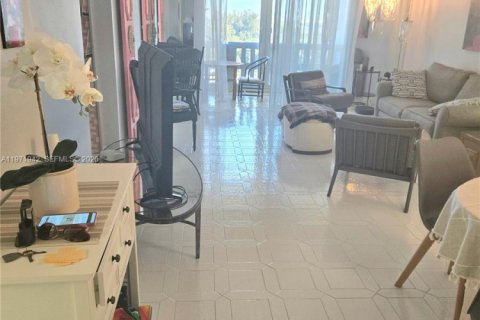 Condominio en venta en Hollywood, Florida, 1 dormitorio, 78.41 m2 № 2033415 - foto 10