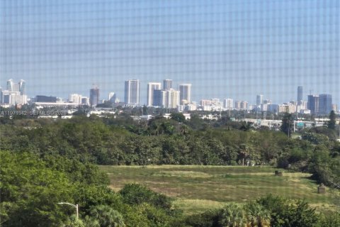 Condominio en venta en Hollywood, Florida, 1 dormitorio, 78.41 m2 № 2033415 - foto 15