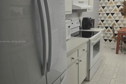 Condominio en venta en Hollywood, Florida, 1 dormitorio, 78.41 m2 № 2033415 - foto 7