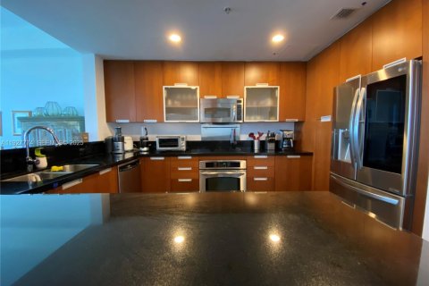 Condominio en alquiler en North Bay Village, Florida, 2 dormitorios, 162.86 m2 № 1988040 - foto 15