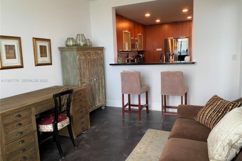 Condominio en alquiler en North Bay Village, Florida, 2 dormitorios, 162.86 m2 № 1988040 - foto 20