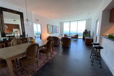 Condominio en alquiler en North Bay Village, Florida, 2 dormitorios, 162.86 m2 № 1988040 - foto 11