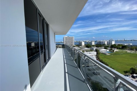 Condominio en alquiler en North Bay Village, Florida, 2 dormitorios, 162.86 m2 № 1988040 - foto 7