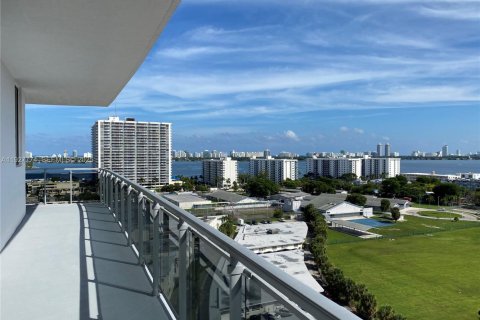 Condominio en alquiler en North Bay Village, Florida, 2 dormitorios, 162.86 m2 № 1988040 - foto 8