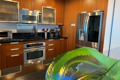 Condominio en alquiler en North Bay Village, Florida, 2 dormitorios, 162.86 m2 № 1988040 - foto 17