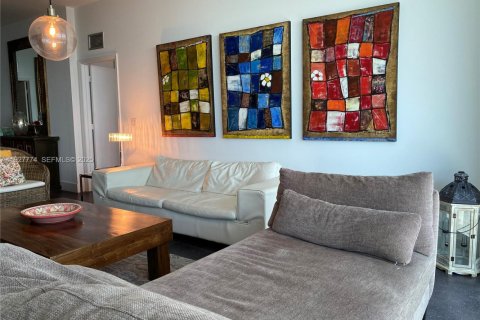 Condominio en alquiler en North Bay Village, Florida, 2 dormitorios, 162.86 m2 № 1988040 - foto 4