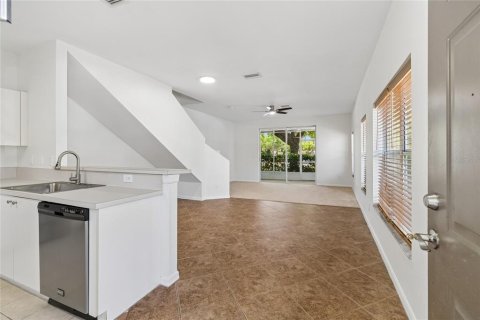 Townhouse in Riverview, Florida 3 bedrooms, 143.72 sq.m. № 2157674 - photo 6