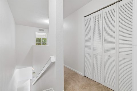 Townhouse in Riverview, Florida 3 bedrooms, 143.72 sq.m. № 2157674 - photo 23