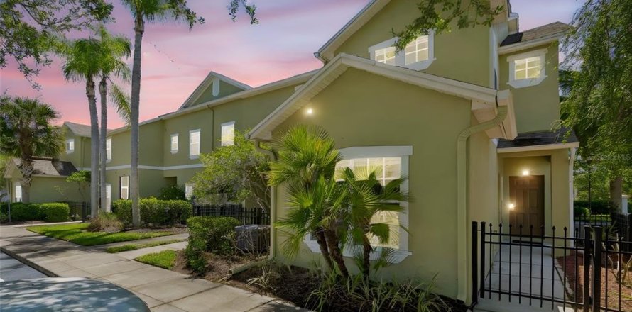 Townhouse in Riverview, Florida 3 bedrooms, 143.72 sq.m. № 2157674
