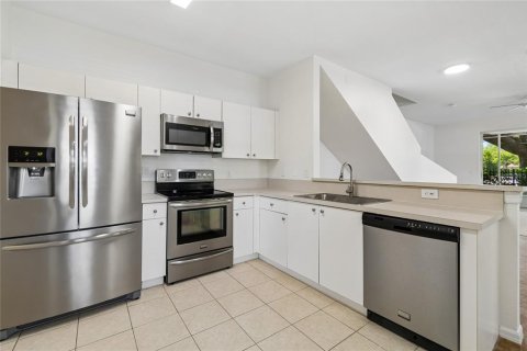 Townhouse in Riverview, Florida 3 bedrooms, 143.72 sq.m. № 2157674 - photo 8