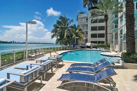 Appartement à louer à Miami Beach, Floride: 2 chambres, 100.15 m2 № 1864725 - photo 13