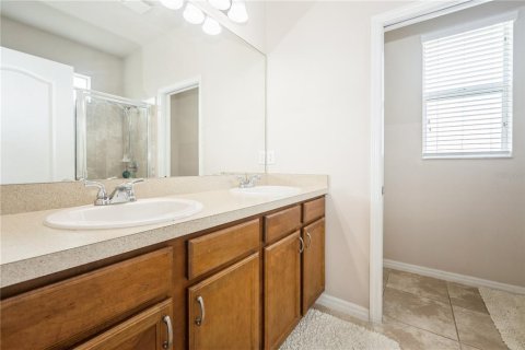 House in Plant City, Florida 5 bedrooms, 302.86 sq.m. № 1775644 - photo 22