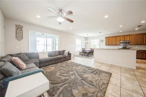 House in Plant City, Florida 5 bedrooms, 302.86 sq.m. № 1775644 - photo 12