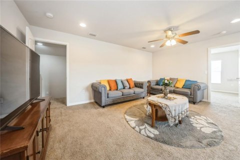 House in Plant City, Florida 5 bedrooms, 302.86 sq.m. № 1775644 - photo 28