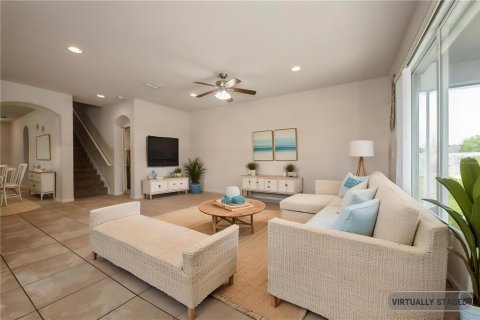 House in Plant City, Florida 5 bedrooms, 302.86 sq.m. № 1775644 - photo 13