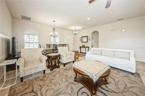 House in Plant City, Florida 5 bedrooms, 302.86 sq.m. № 1775644 - photo 14