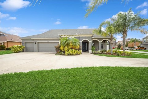 House in Plant City, Florida 5 bedrooms, 302.86 sq.m. № 1775644 - photo 4