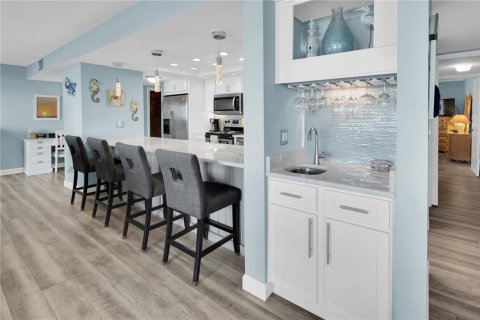 Condo in Treasure Island, Florida, 2 bedrooms  № 1602067 - photo 6