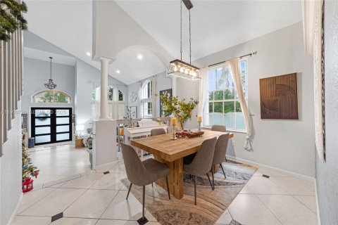 Villa ou maison à vendre à Pembroke Pines, Floride: 4 chambres, 275.46 m2 № 1989476 - photo 7