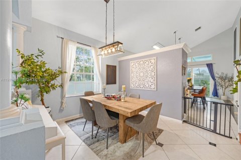 Villa ou maison à vendre à Pembroke Pines, Floride: 4 chambres, 275.46 m2 № 1989476 - photo 9