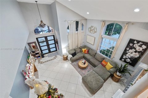 Villa ou maison à vendre à Pembroke Pines, Floride: 4 chambres, 275.46 m2 № 1989476 - photo 6
