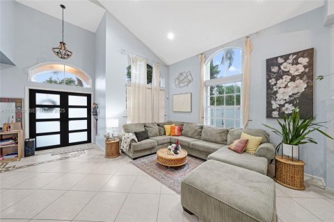 Villa ou maison à vendre à Pembroke Pines, Floride: 4 chambres, 275.46 m2 № 1989476 - photo 4