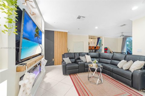 Villa ou maison à vendre à Pembroke Pines, Floride: 4 chambres, 275.46 m2 № 1989476 - photo 21
