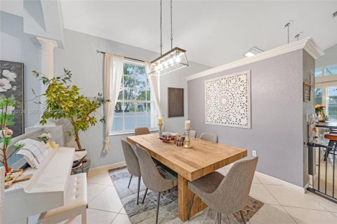 Villa ou maison à vendre à Pembroke Pines, Floride: 4 chambres, 275.46 m2 № 1989476 - photo 8
