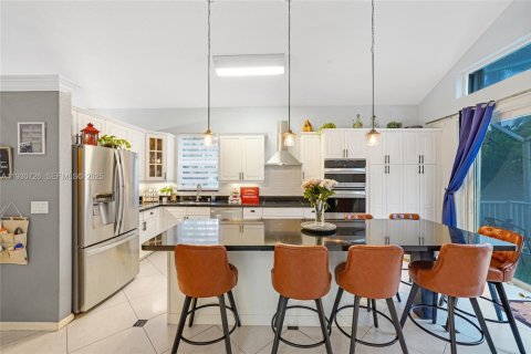 Villa ou maison à vendre à Pembroke Pines, Floride: 4 chambres, 275.46 m2 № 1989476 - photo 13