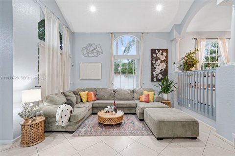 Villa ou maison à vendre à Pembroke Pines, Floride: 4 chambres, 275.46 m2 № 1989476 - photo 5