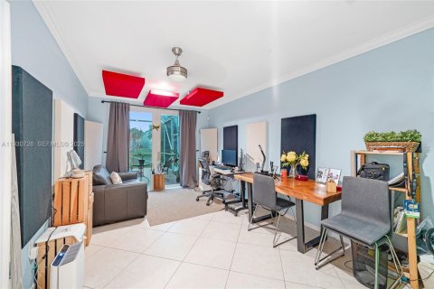 Villa ou maison à vendre à Pembroke Pines, Floride: 4 chambres, 275.46 m2 № 1989476 - photo 23