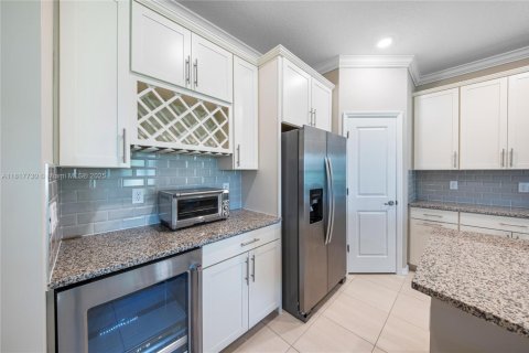 Casa en venta en Tamarac, Florida, 5 dormitorios, 265.7 m2 № 1788355 - foto 14