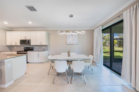 Casa en venta en Tamarac, Florida, 5 dormitorios, 265.7 m2 № 1788355 - foto 7