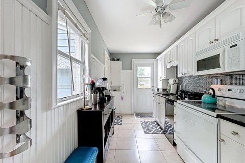 Villa ou maison à louer à Altamonte Springs, Floride: 2 chambres, 81.38 m2 № 1901524 - photo 19