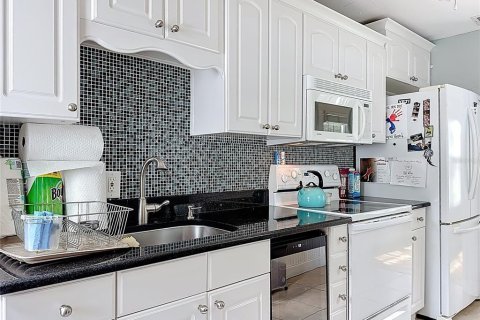 Villa ou maison à louer à Altamonte Springs, Floride: 2 chambres, 81.38 m2 № 1901524 - photo 22