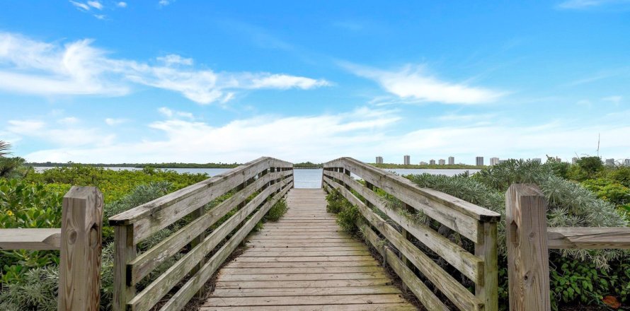 Villa ou maison à North Palm Beach, Floride 3 chambres, 158.68 m2 № 672997