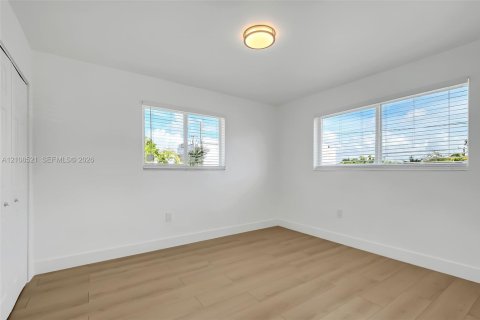 Villa ou maison à louer à Miami, Floride: 1 chambre, 690.45 m2 № 2428197 - photo 6