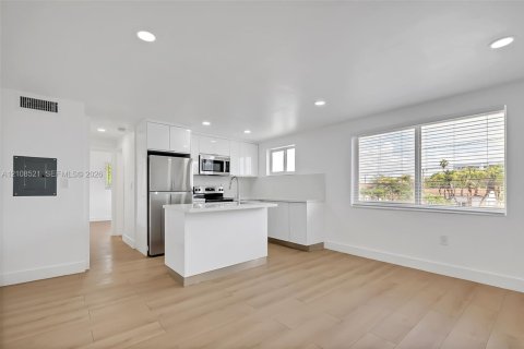 Villa ou maison à louer à Miami, Floride: 1 chambre, 690.45 m2 № 2428197 - photo 17