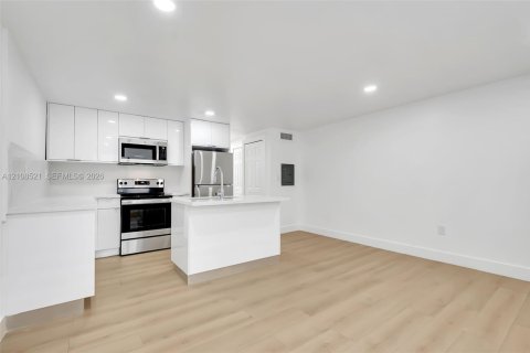 Villa ou maison à louer à Miami, Floride: 1 chambre, 690.45 m2 № 2428197 - photo 14